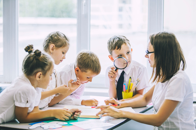 blue mountains school, teacher with four students