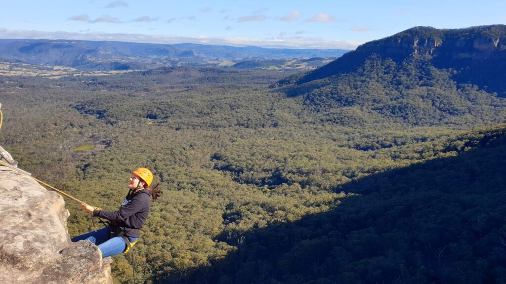 blue mountains abseiling adventure with high and wild katoomba