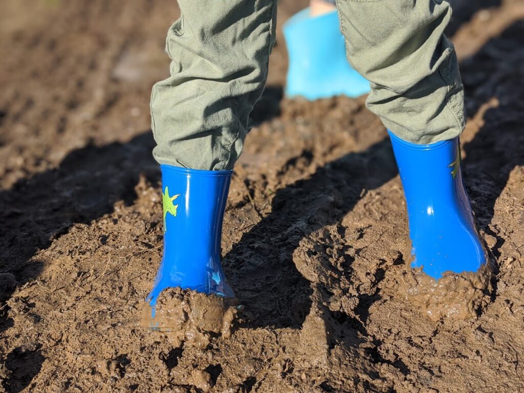 Sofala gold panning, near Bathurst, wear gumboots - it's muddy