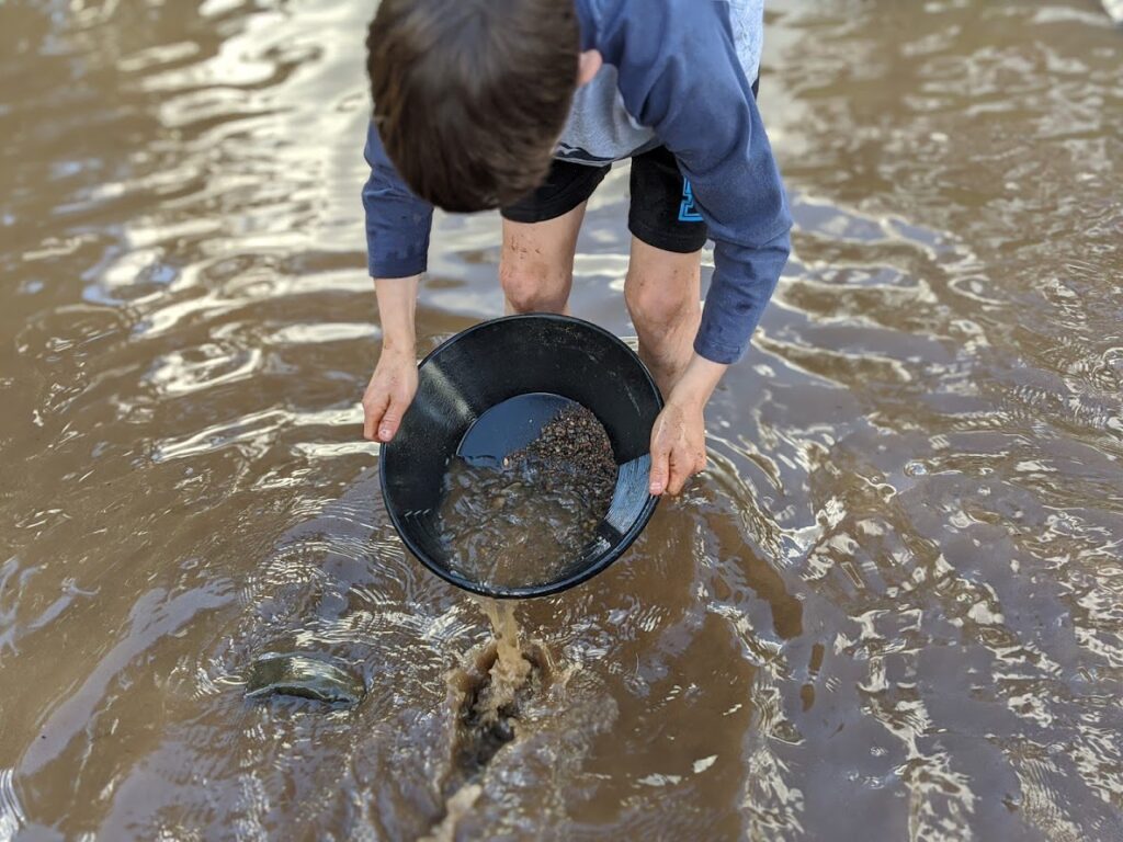 Sofala gold panning, near Bathurst