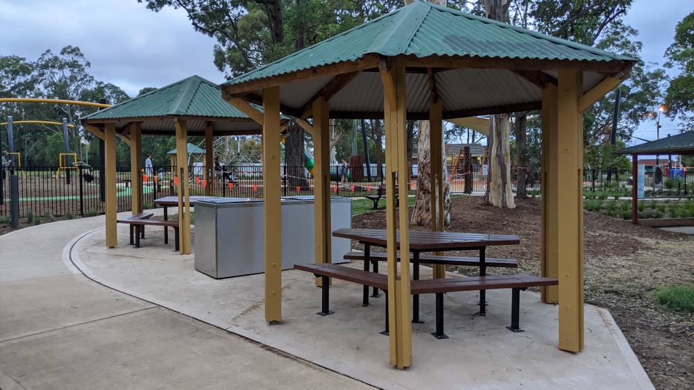 Glenbrook Park and playground barbecues and picnic shelters