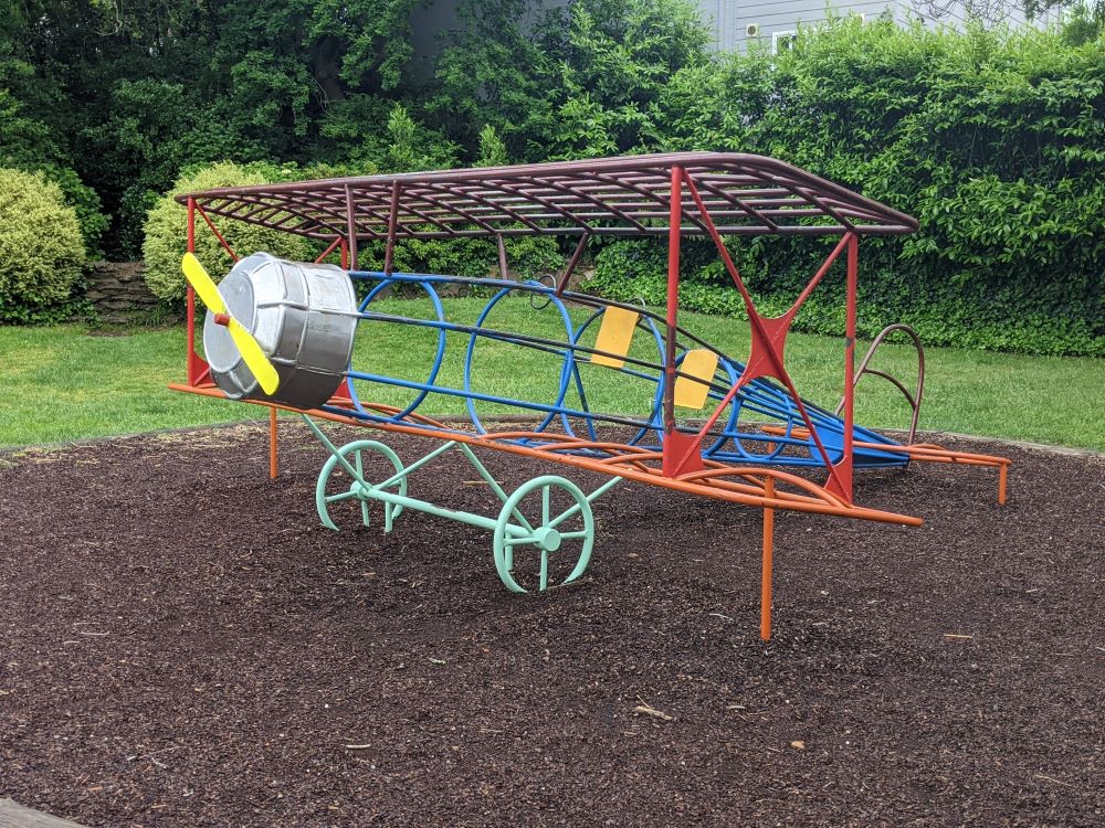 hinkler park katoomba aeroplane play equipment