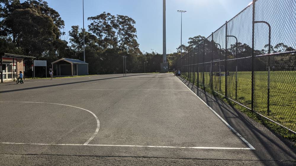 Summerhayes Park Winmalee netball and basketball courts