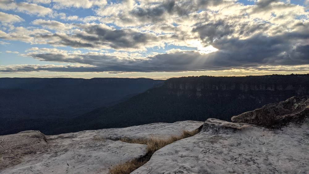 Lincolns Rock Wentworth Falls See A Stunning Sunset Over The Jamison 