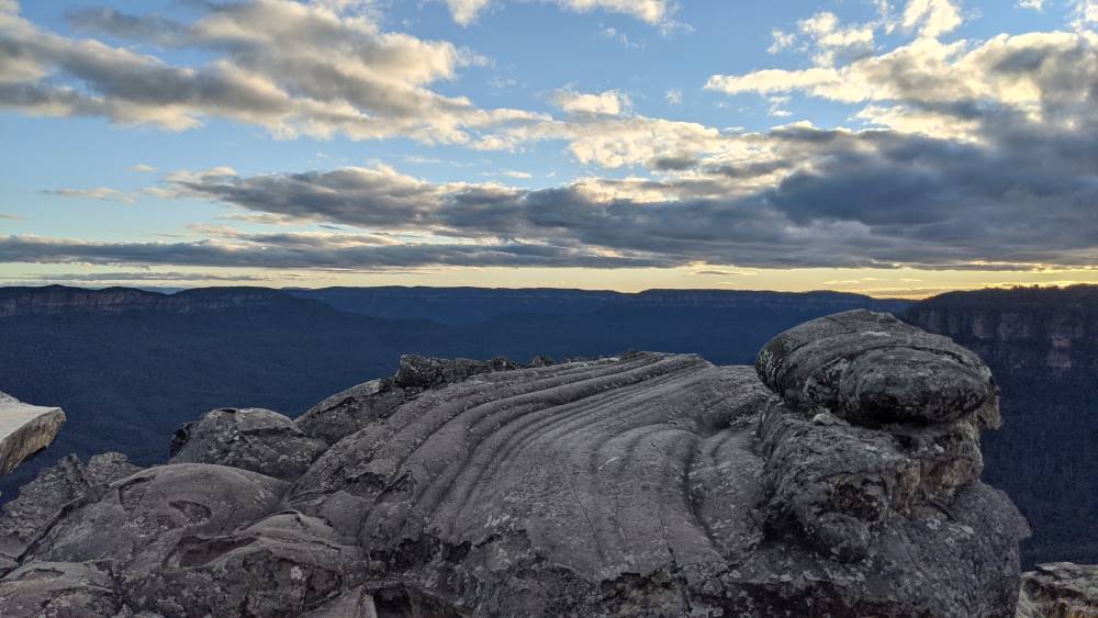 Lincolns Rock Wentworth Falls See A Stunning Sunset Over The Jamison 