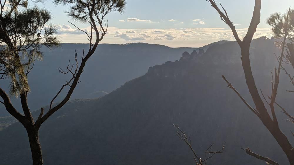 Sublimne Point Lookout Leura the back of the three sisters katoomba