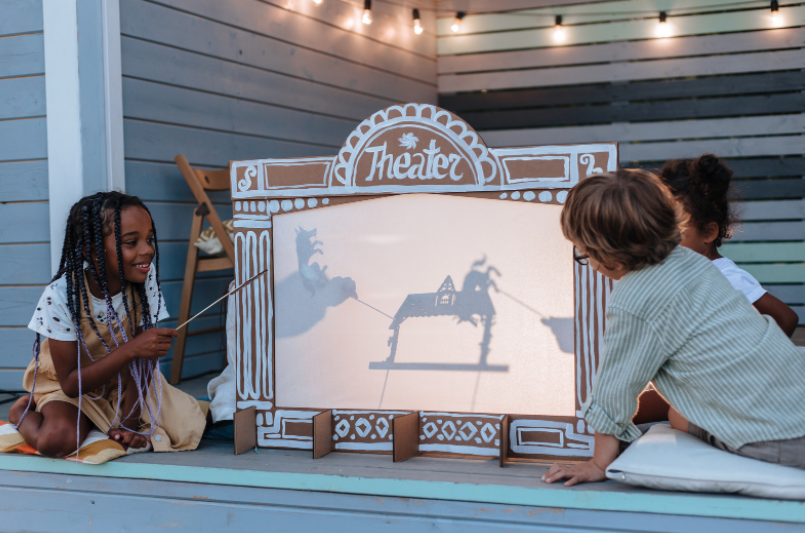 kids being creative with a theatre show