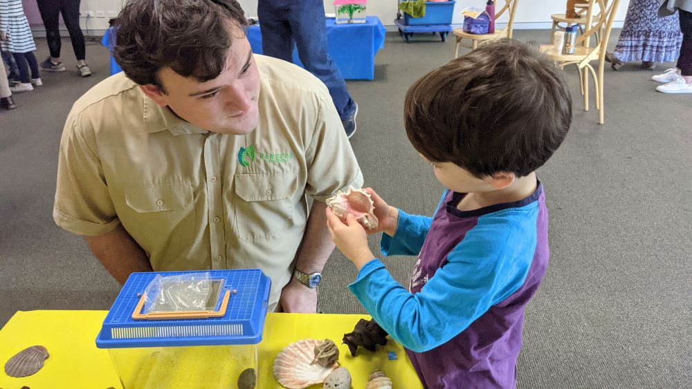 blue mountains playgroup Lower Mountains Anglican Parish LMAP playgroup with Rangers on the run exploring sea creatures